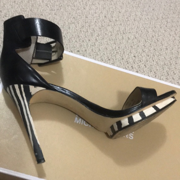 Calvin Klein Zebra Subtle Black Leather Strappy - Picture 7 of 8